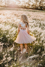 Load image into Gallery viewer, Grace in Petal