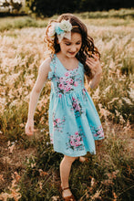 Load image into Gallery viewer, Emily in Seafoam
