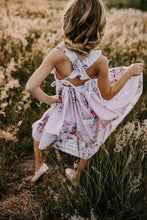 Load image into Gallery viewer, Emily in Peony
